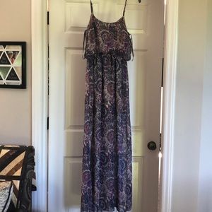 Adorable light weight maxi dress